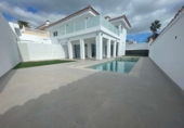 Chalet independiente con terreno en venta en la España, Arona, ref: TR143244 foto