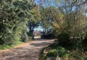 Отдельно стоящий дом с участком на продажу в городе Baracaldo Фото