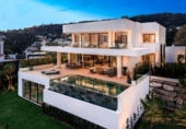 Chalet independiente con terreno en venta en la España, Benahavís, ref: TR161088 foto