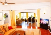 Chalet independiente con terreno en venta en la España, Calvià, ref: TR144028 foto