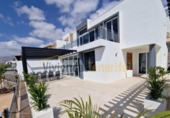 Chalet independiente con terreno en venta en la España, Adeje, ref: TR231921 foto