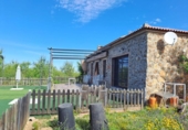 Загородный дом с участком на продажу в городе Cumbres Mayores Фото