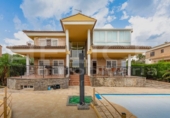 Chalet independiente con terreno en venta en la España, Manises, ref: TR363363 foto