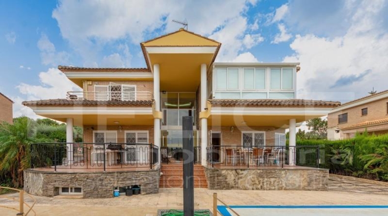 València - Manises - 1140m2