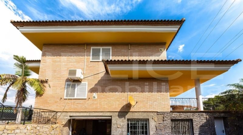 València - Manises - 1140m2