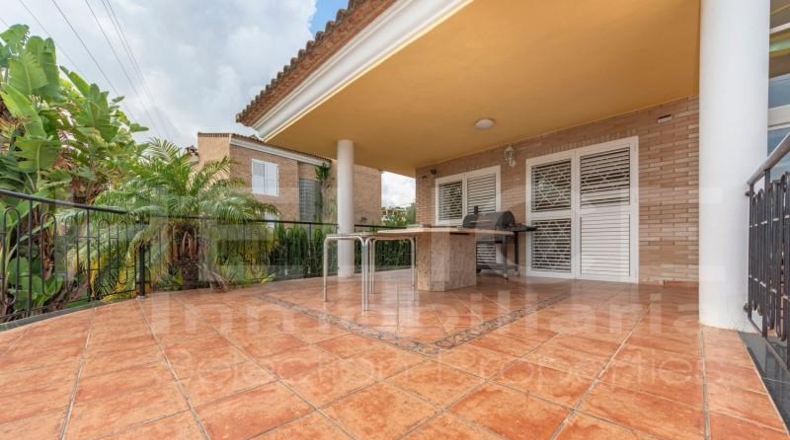 València - Manises - 1140m2