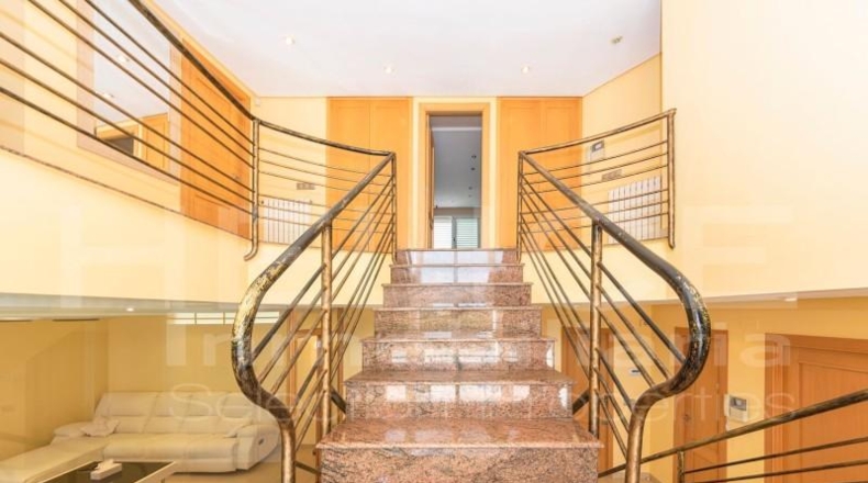València - Manises - 1140m2