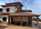 Xalet independent amb terreny en venda a la España, Sayalonga, ref.: TR147248 foto