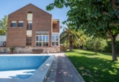 Chalet independiente con terreno en venta en la España, Zaragoza, ref: TR172031 foto
