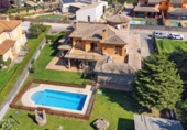 Chalet independiente con terreno en venta en la España, Mont-ras, ref: TR288310 foto