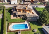 Chalet independiente con terreno en venta en la España, Mont-ras, ref: TR288310 foto