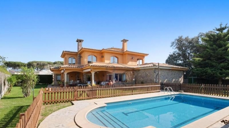 Gerona - Mont-ras - 1209m2