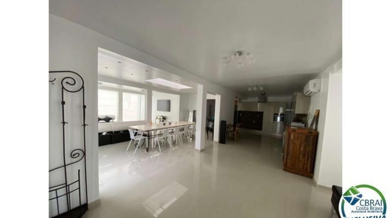 Gerona - Empuriabrava - 567m2