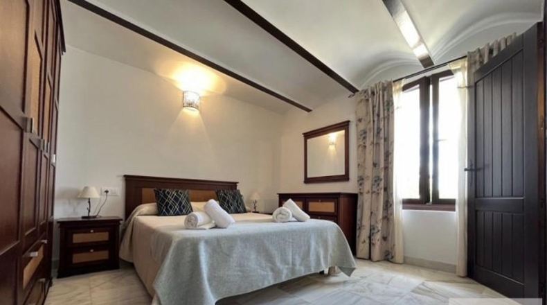 Córdoba - Lucena - 33000m2