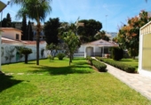 Chalet independiente con terreno en venta en la España, Benalmádena, ref: TR158588 foto