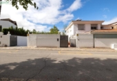 Chalet independiente con terreno en venta en la España, Granada, ref: TR238035 foto