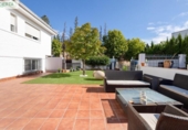 Chalet independiente con terreno en venta en la España, Granada, ref: TR238035 foto
