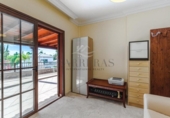 Chalet independiente con terreno en venta en la España, Adeje, ref: TR228424 foto