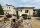 Chalet independiente con terreno en venta en la España, L'Alfàs del Pi, ref: TR244978 foto