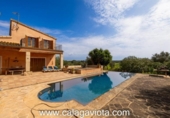 Chalet independiente con terreno en venta en la España, Ses Salines, ref: TR240643 foto