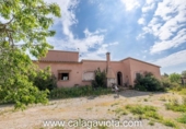Chalet independiente con terreno en venta en la España, Ses Salines, ref: TR240643 foto