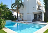 Chalet independiente con terreno en venta en la España, Benalmádena, ref: TR135206 foto