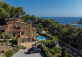Chalet independiente con terreno en venta en la España, Calella de Palafrugell, ref: TR140378 foto
