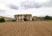 Chalet independiente con terreno en venta en la España, Manacor, ref: TR387559 foto