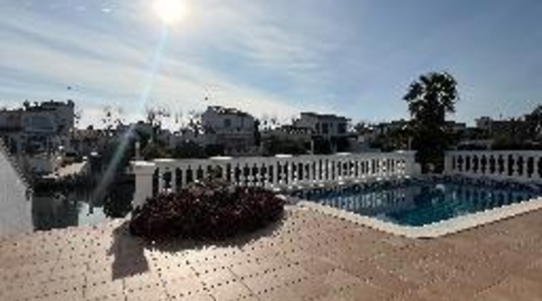 Gerona - Empuriabrava - 572m2