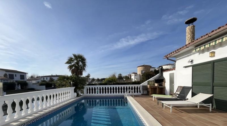 Gerona - Empuriabrava - 572m2