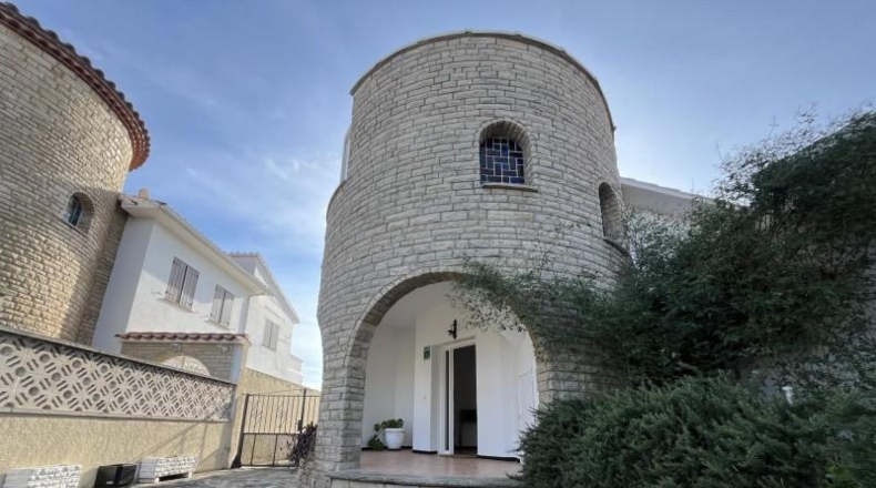 Gerona - Empuriabrava - 572m2
