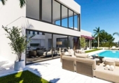 Chalet independiente con terreno en venta en la España, Estepona, ref: TR218644 foto