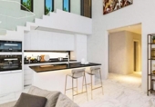 Chalet independiente con terreno en venta en la España, Estepona, ref: TR218644 foto