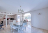 Chalet independiente con terreno en venta en la España, Marbella, ref: TR221674 foto