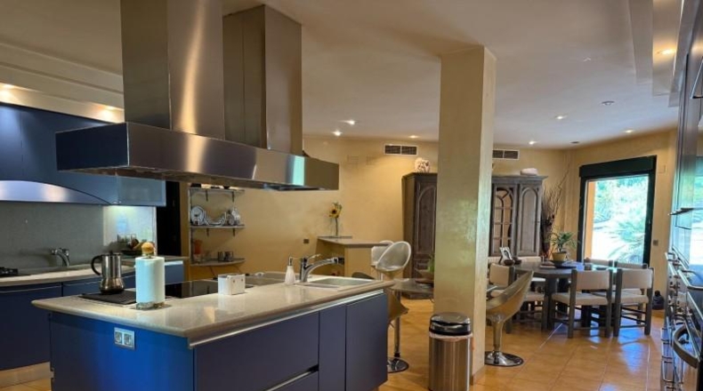 Sevilla - Gelves - 2220m2
