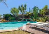 Chalet independiente con terreno en venta en la España, Sant Vicenç de Montalt, ref: TR263147 foto