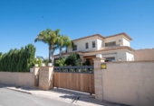 Chalet independiente con terreno en venta en la España, Dénia, ref: TR218020 foto