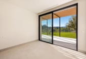 Chalet independiente con terreno en venta en la España, Benahavís, ref: TR236072 foto