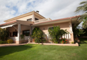 Chalet independiente con terreno en venta en la España, Picassent, ref: TR134523 foto