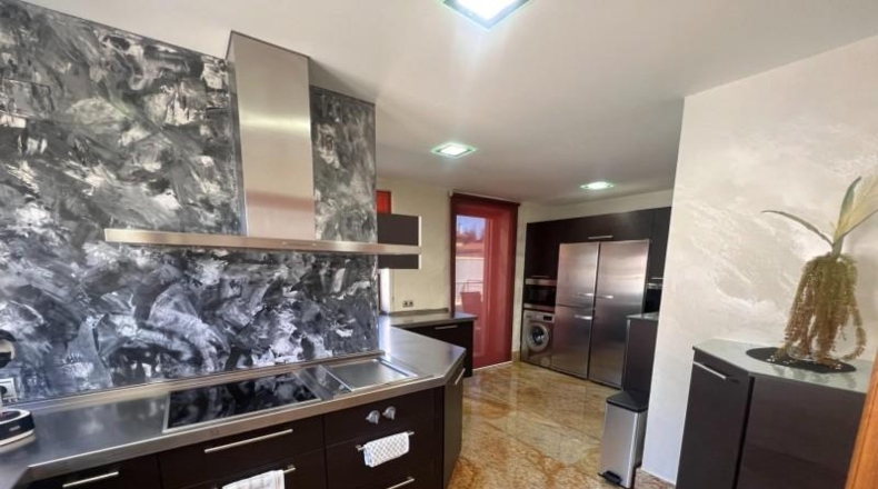 León - León - 1070m2