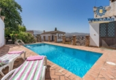 Chalet independiente con terreno en venta en la España, Granada, ref: TR321713 foto