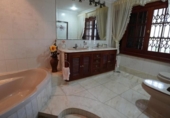 Chalet independiente con terreno en venta en la España, Las Palmas de Gran Canaria, ref: TR192407 foto