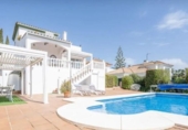 Chalet independiente con terreno en venta en la España, Estepona, ref: TR280550 foto