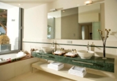 Chalet independiente con terreno en venta en la España, Marbella, ref: TR162245 foto