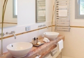 Chalet independiente con terreno en venta en la España, Marbella, ref: TR162245 foto