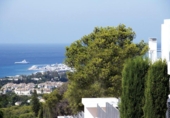 Chalet independiente con terreno en venta en la España, Marbella, ref: TR162245 foto