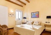 Chalet independiente con terreno en venta en la España, Ciutadella de Menorca, ref: TR194780 foto