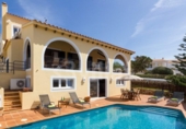 Chalet independiente con terreno en venta en la España, Ciutadella de Menorca, ref: TR194780 foto
