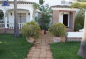 Chalet independiente con terreno en venta en la España, Chiclana de la Frontera, ref: TR135770 foto