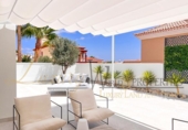 Chalet independiente con terreno en venta en la España, Adeje, ref: TR220911 foto